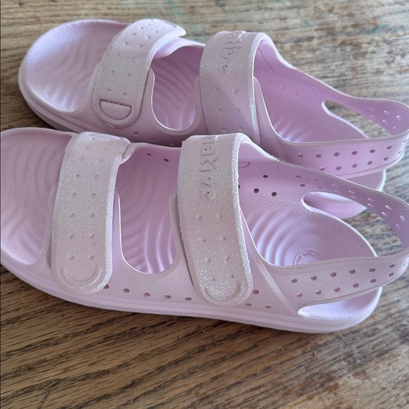 EUC Native Sandals - Picture 2 of 5